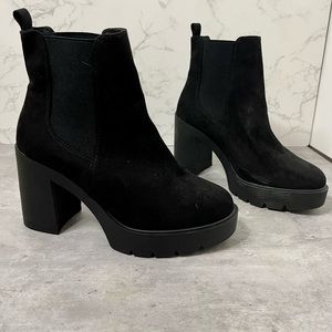 ASOS DESIGN Elderberry Chunky Chelsea boots in black